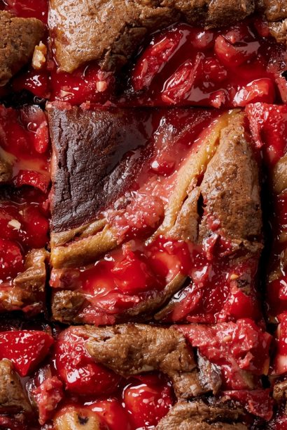 Strawberry Swirl Brownies